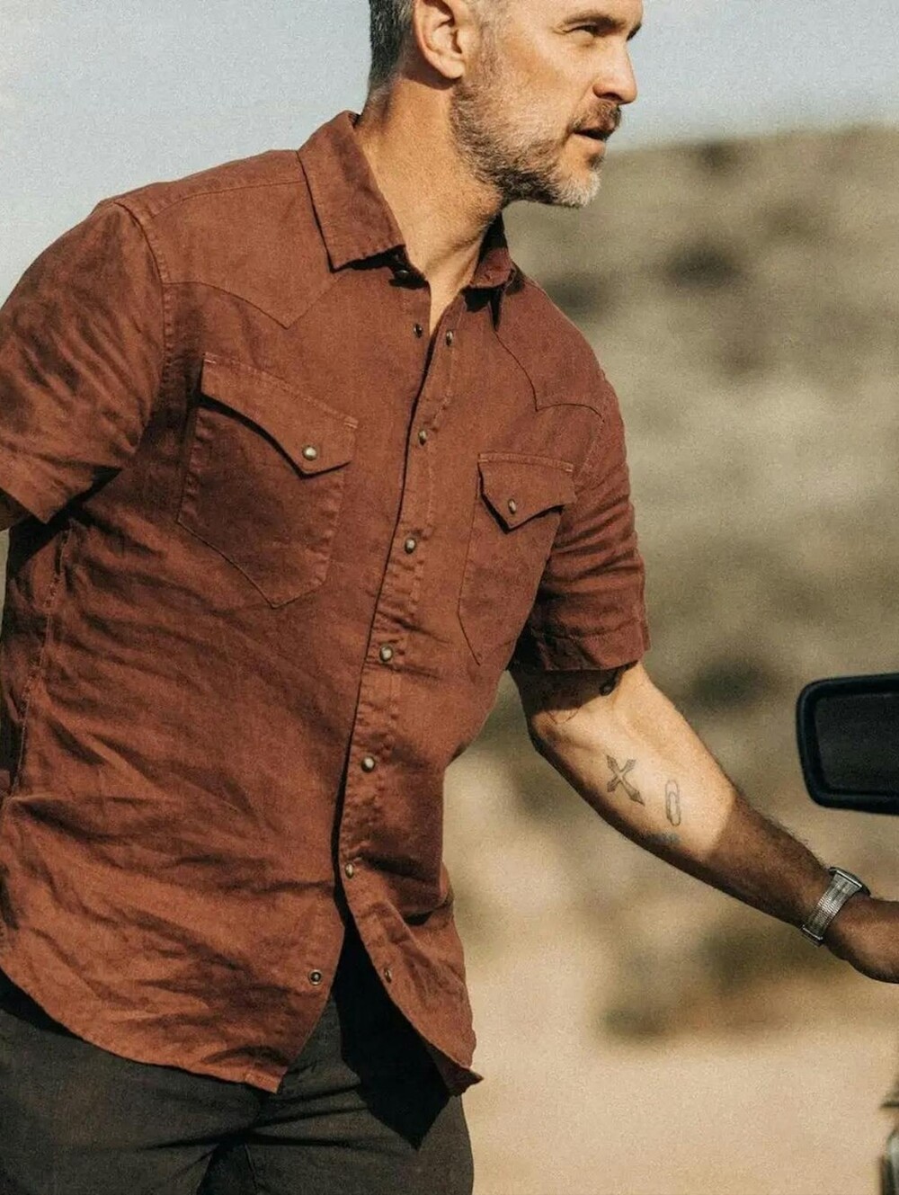 TAYLOR STITCH The Western Linen Short Sleeve Shirt Dried Guajillo Brown 40